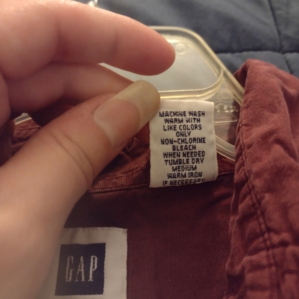 Gap Red Corduroy Button Up Shirt Size Medium - Picture 4 of 4